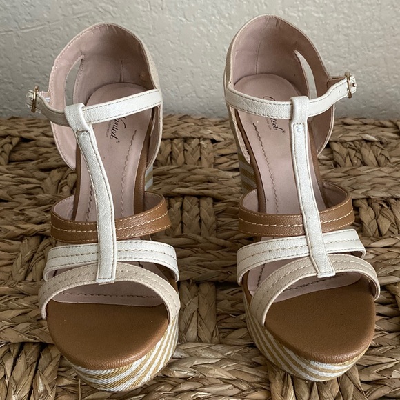Wanted Women's Maitai Wedge Sandal - Picture 1 of 7